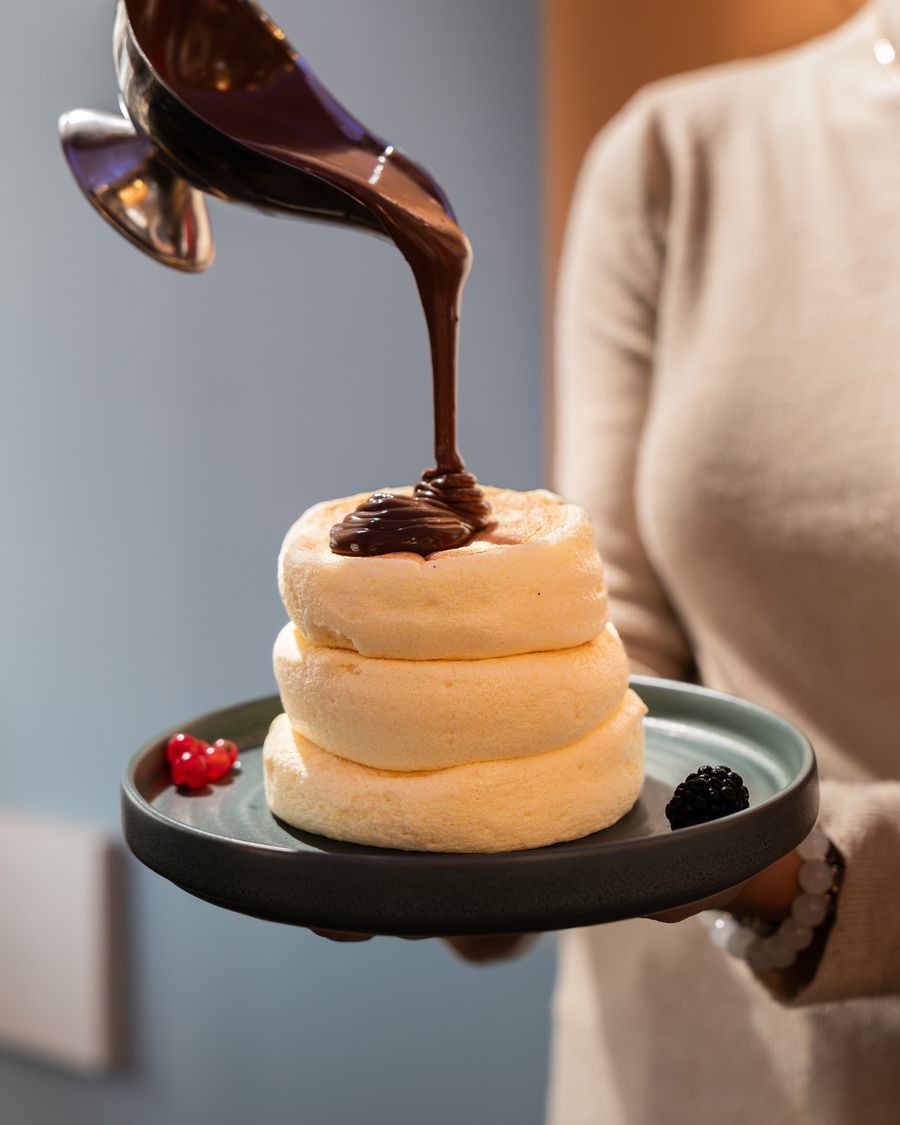 Fluffy pancakes with chocolate